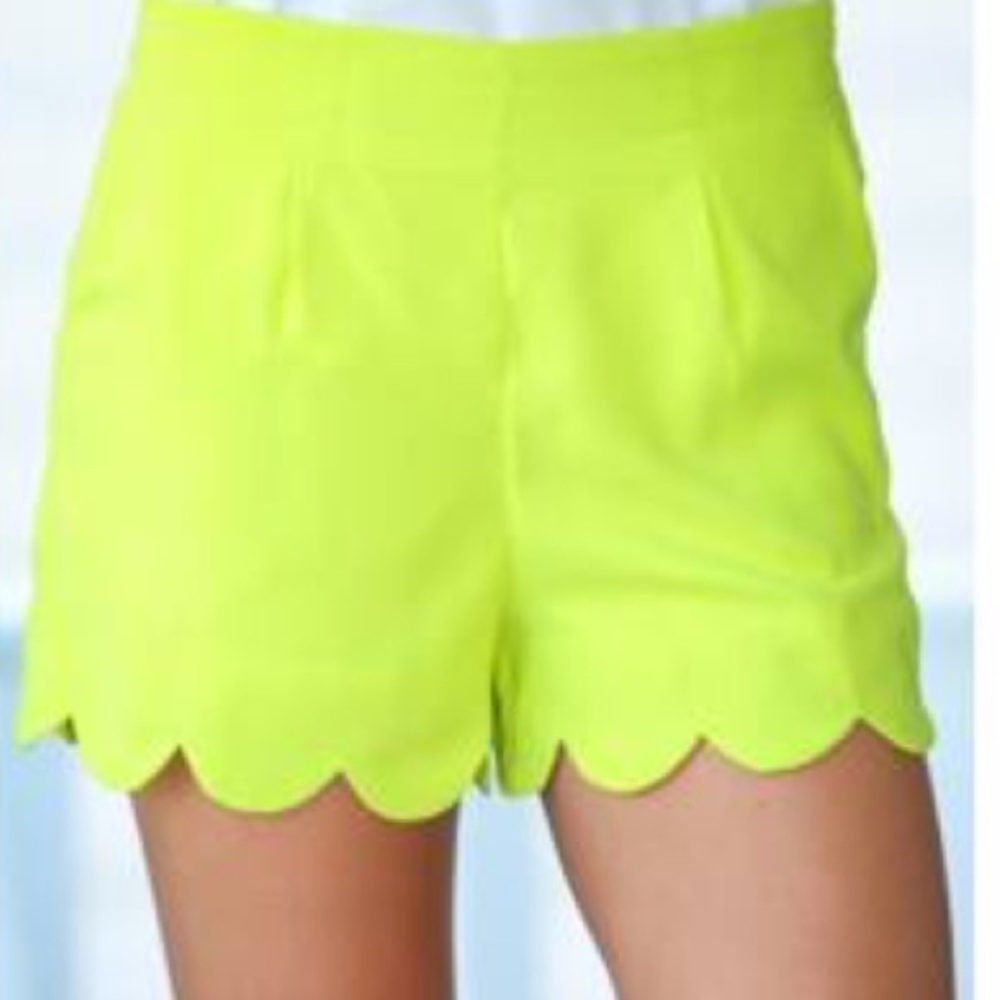 MittoShop Scalloped Hem Shorts Side Zipper Pockets